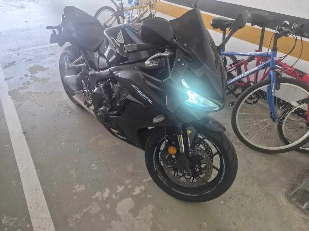 cbr650r 23년식 팔아요