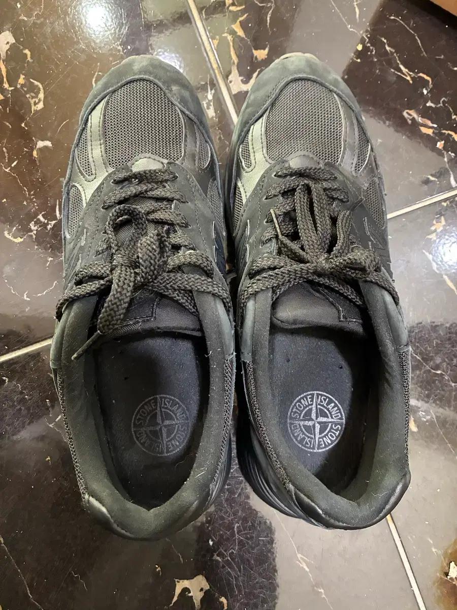 뉴발 991v2 스톤아일랜드 블랙