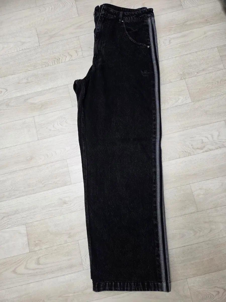 아디다스 파이어버드 데님 팬츠 팝니다