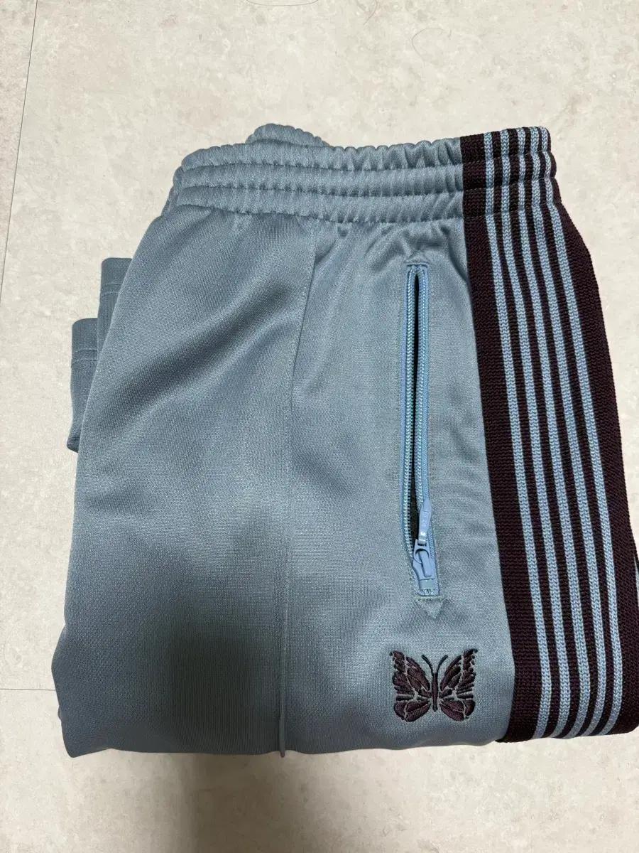 [s] 니들스 트랙팬츠 스트레이트 프릭스스토어 별주 삭스 블루