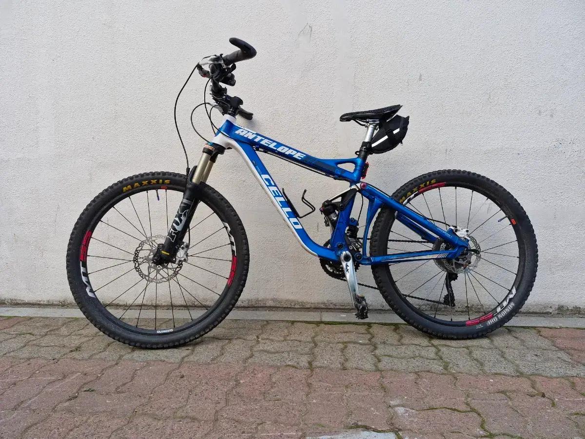 첼로. 안텔로프 풀삭 MTB 자전거
