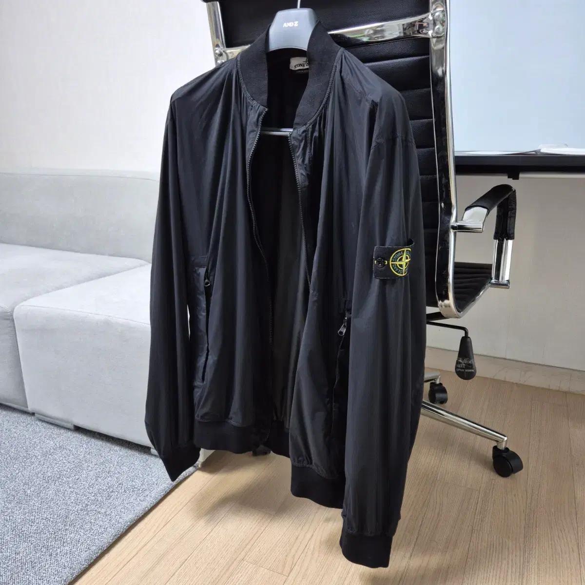 스톤아일랜드 스킨터치 봄버 자켓 블랙 XXL