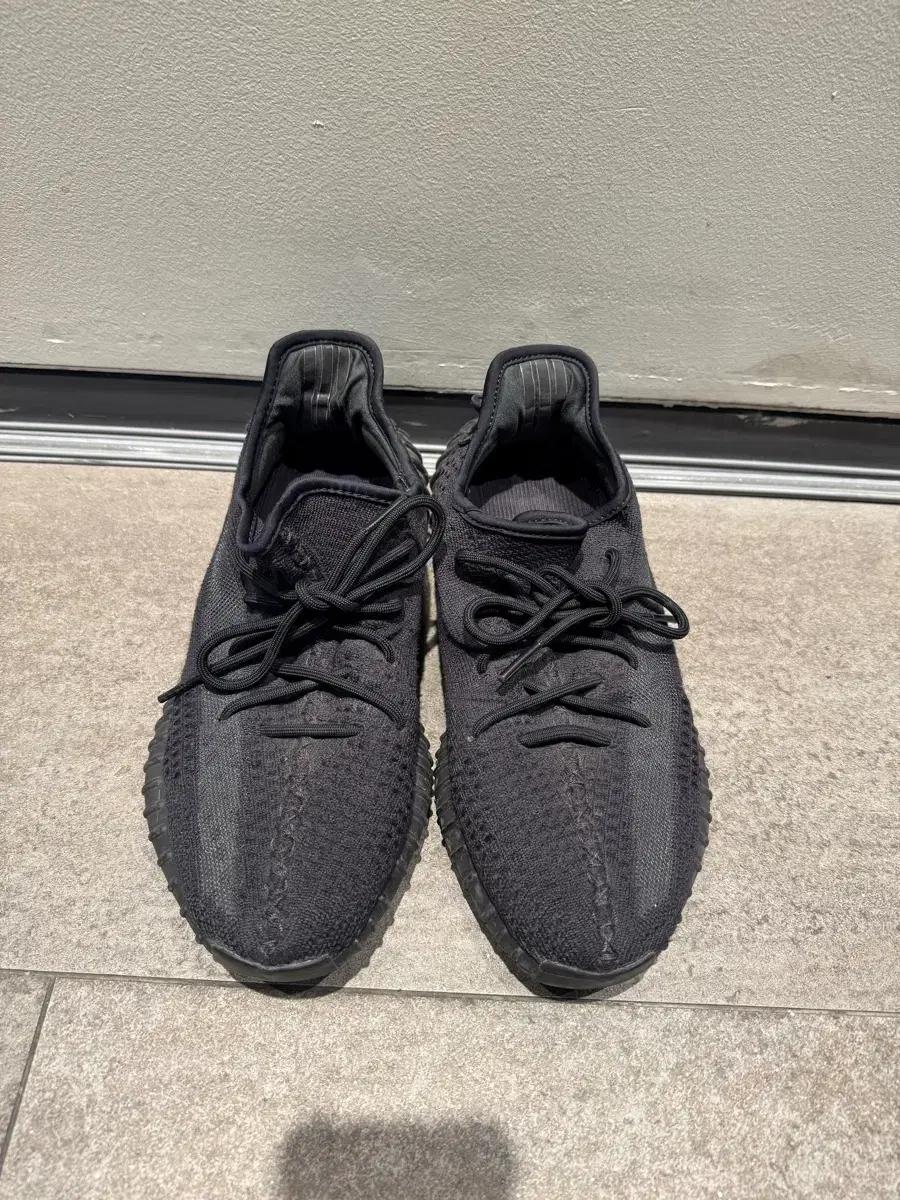 아디다스 이지부스트 350 V2 오닉스 블랙 280