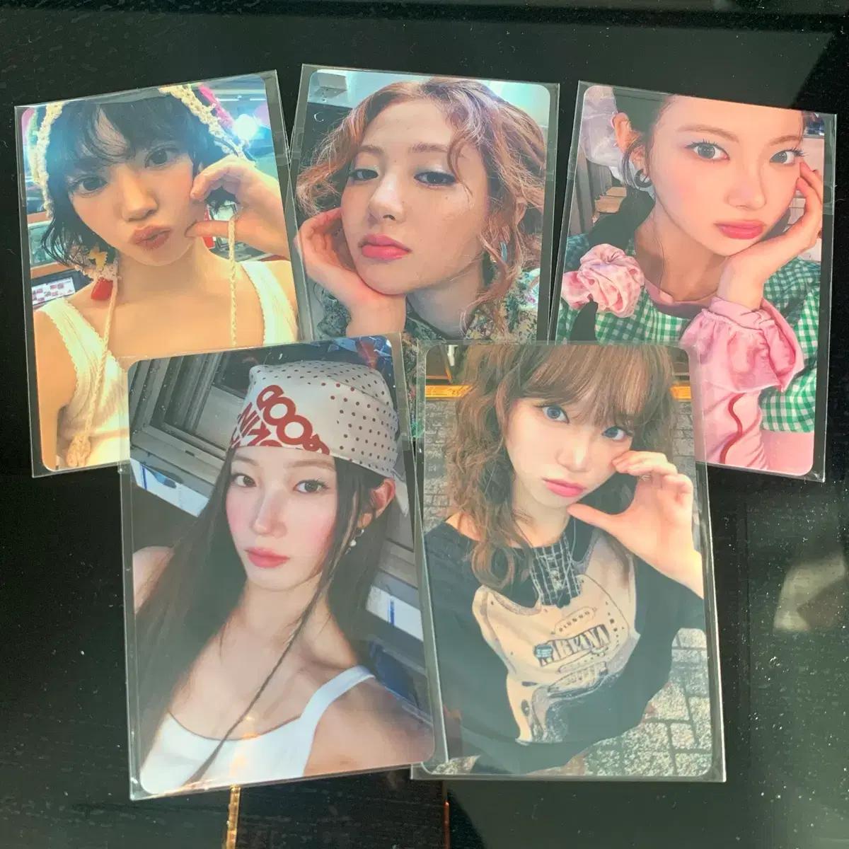 르세라핌 맘스터치 포카