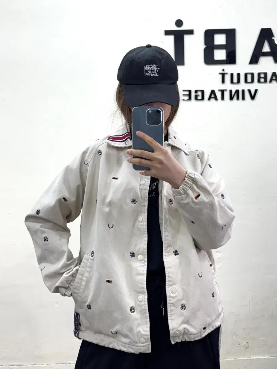 로맨틱크라운 코치자켓