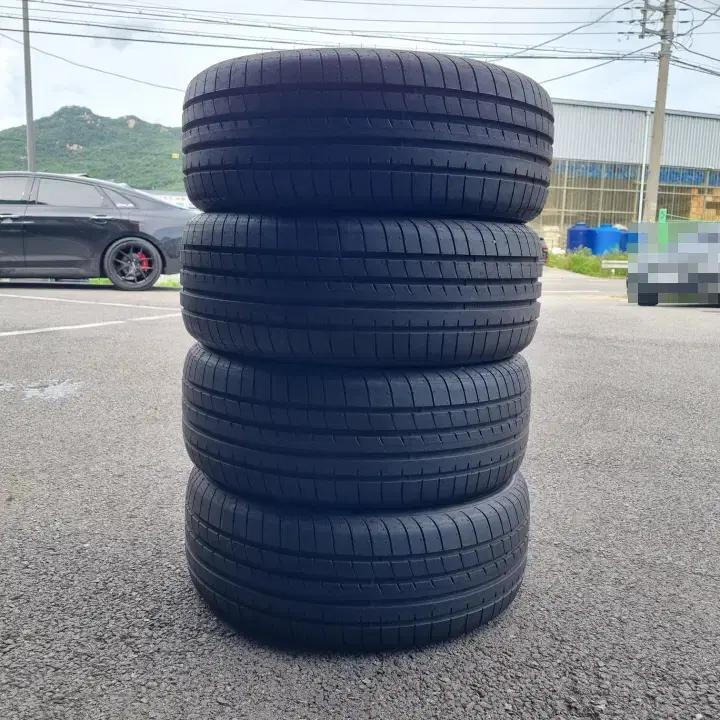 225 45 18 굿이어 이글f1 런플렛 임판 타이어 한대분 판매합니다