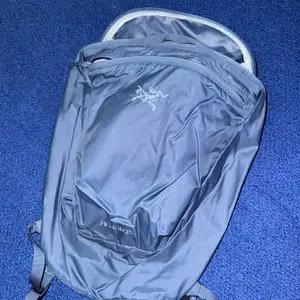아크테릭스 헬리야드 15 (문리트 색상) Arcteryx
