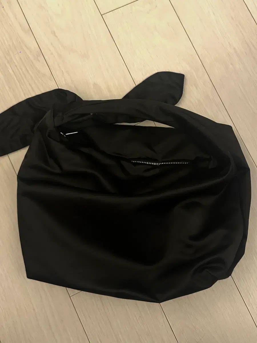 Cos 나일론 토트백 급처