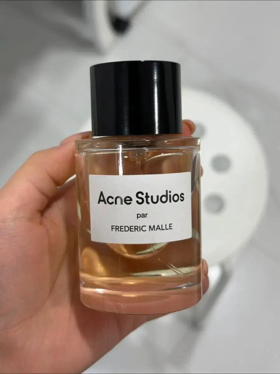 프레데릭말 아크네스튜디오 100ml 수지르헬리