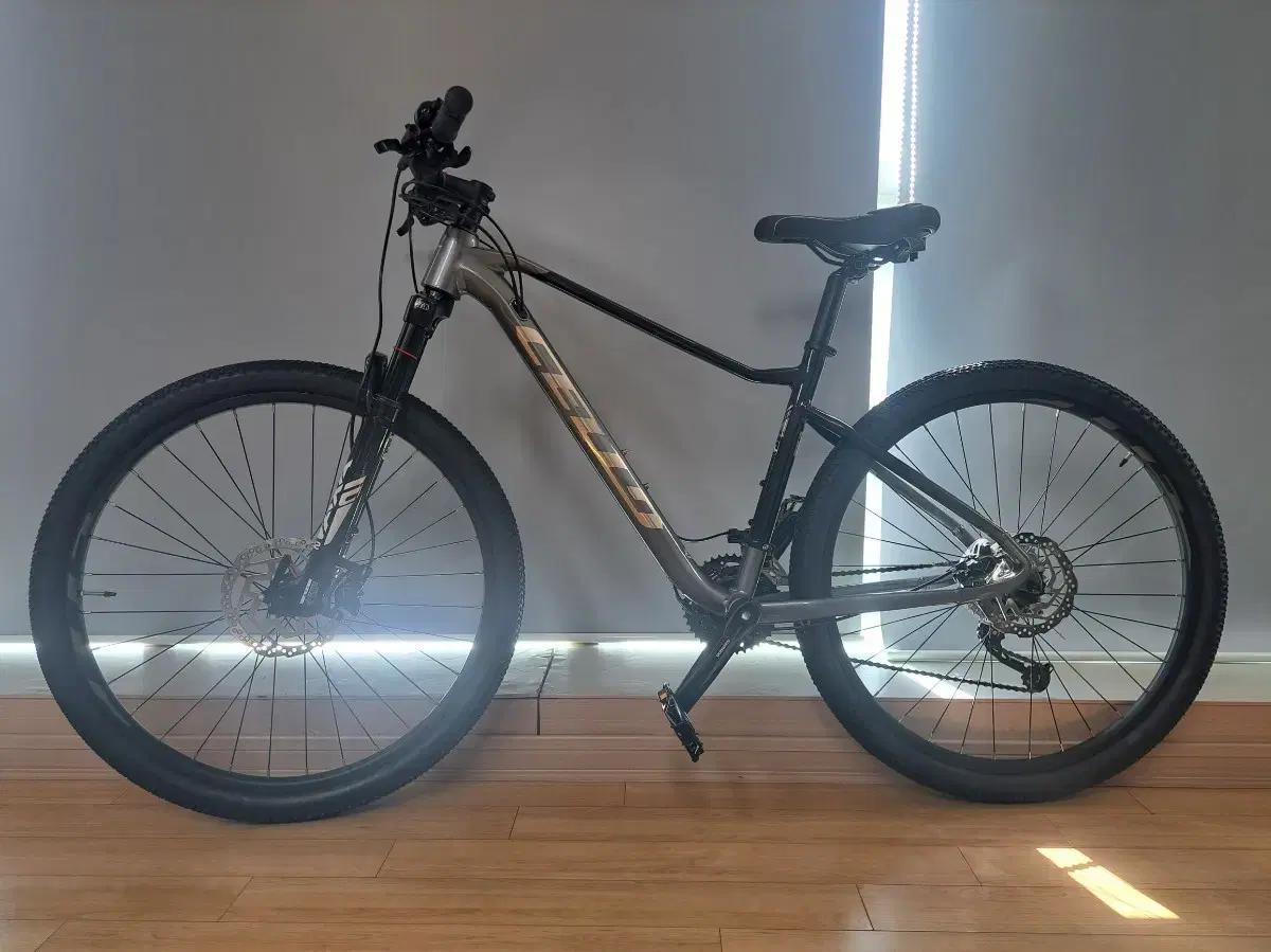 [상태 최상급] 첼로 XC SPORTS 27.5인치 M/L 사이즈 MTB
