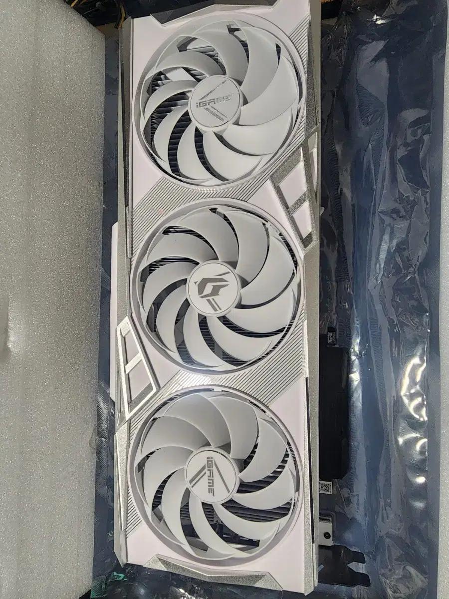 rtx4070ti 슈퍼 화이트 팝니다