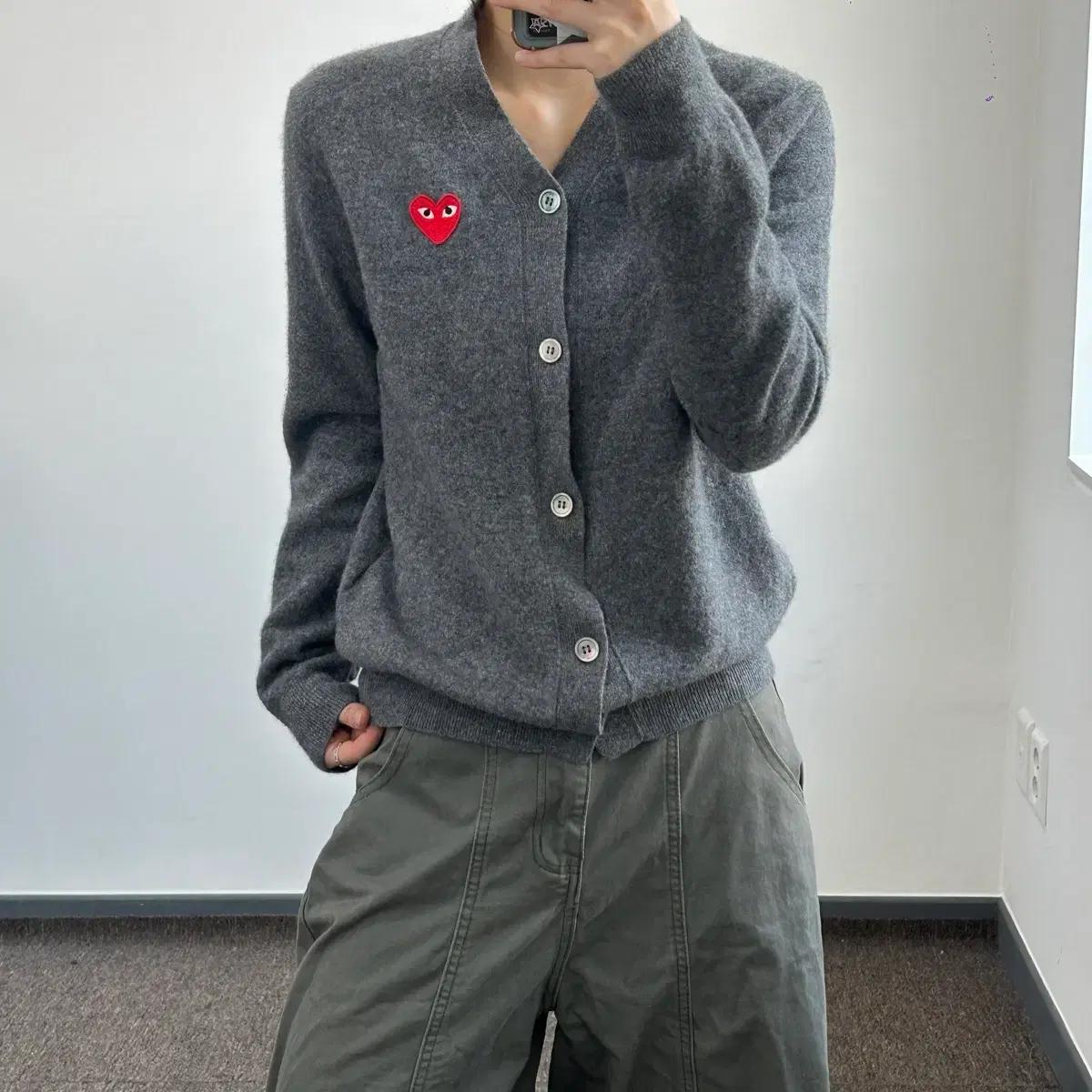 Comme des garcons 꼼데가르송 레드와펜 그레이 가디건