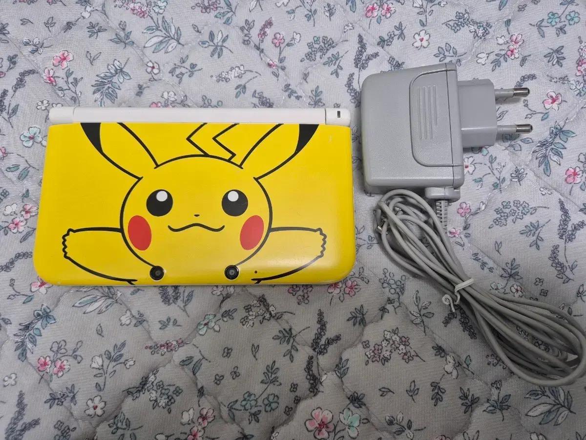 닌텐도 3DS XL 피카츄 에디션 구큰다수 + 정품 충전기