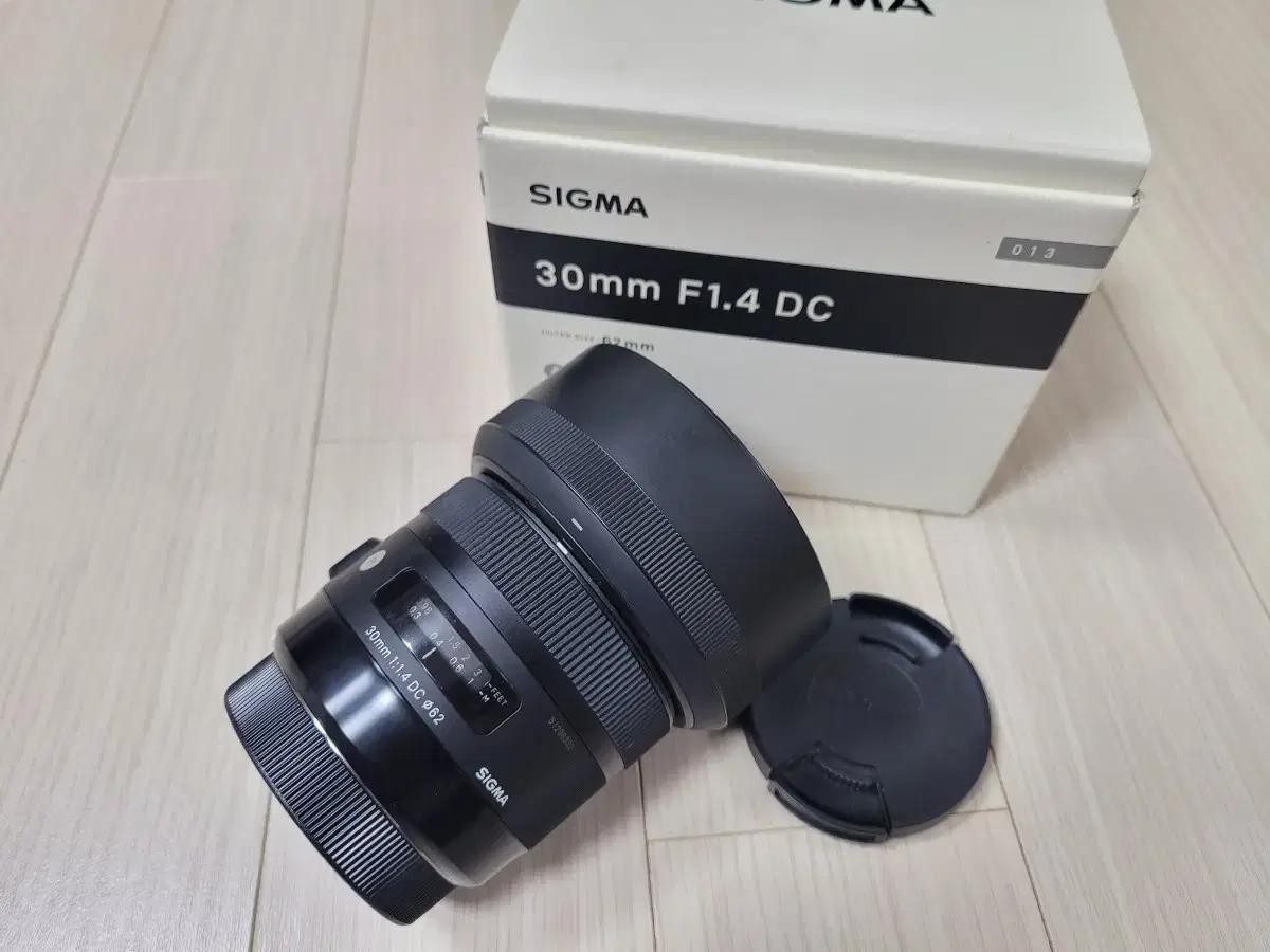 A급 캐논용 시그마 아트삼식이 30mm F1.4 DC 렌즈