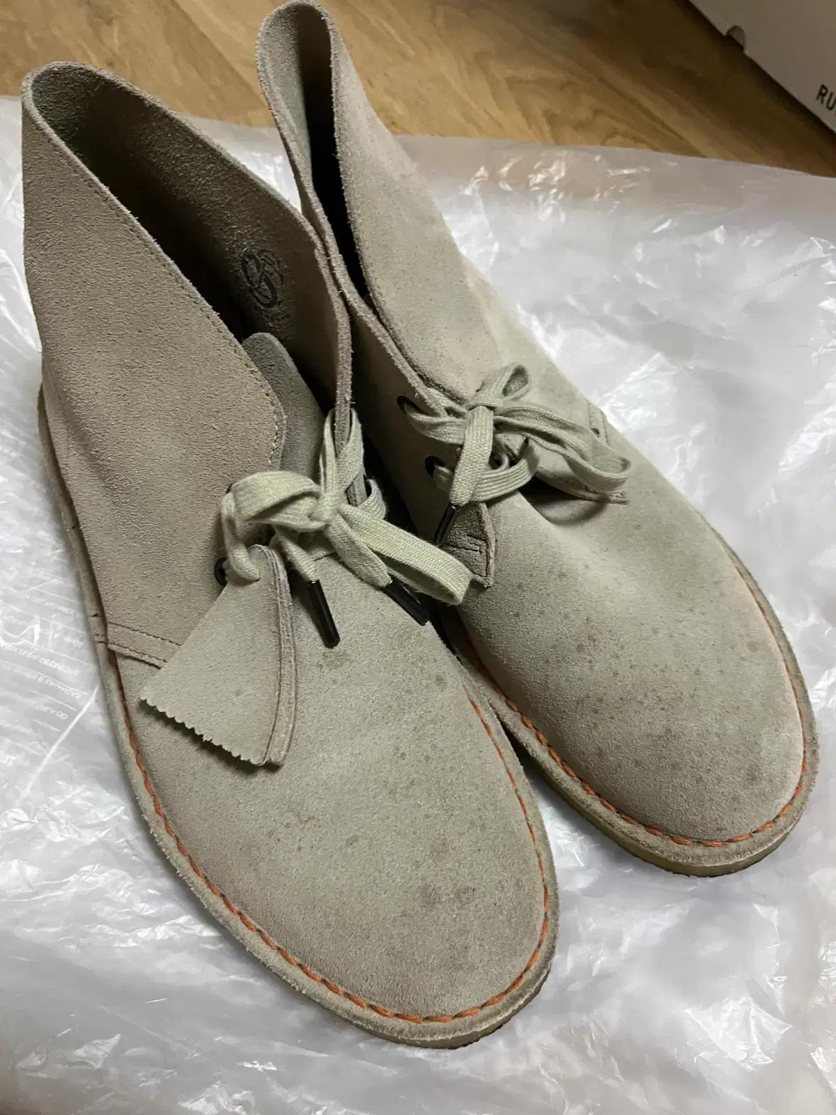 클락스 데저트 부츠 Clarks Desert Boot Sand Suede