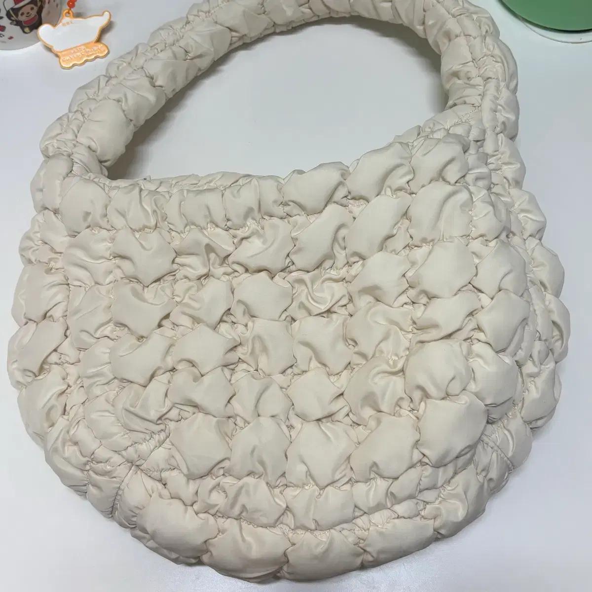 COS 코스 퀼팅 숄더백 아이보리