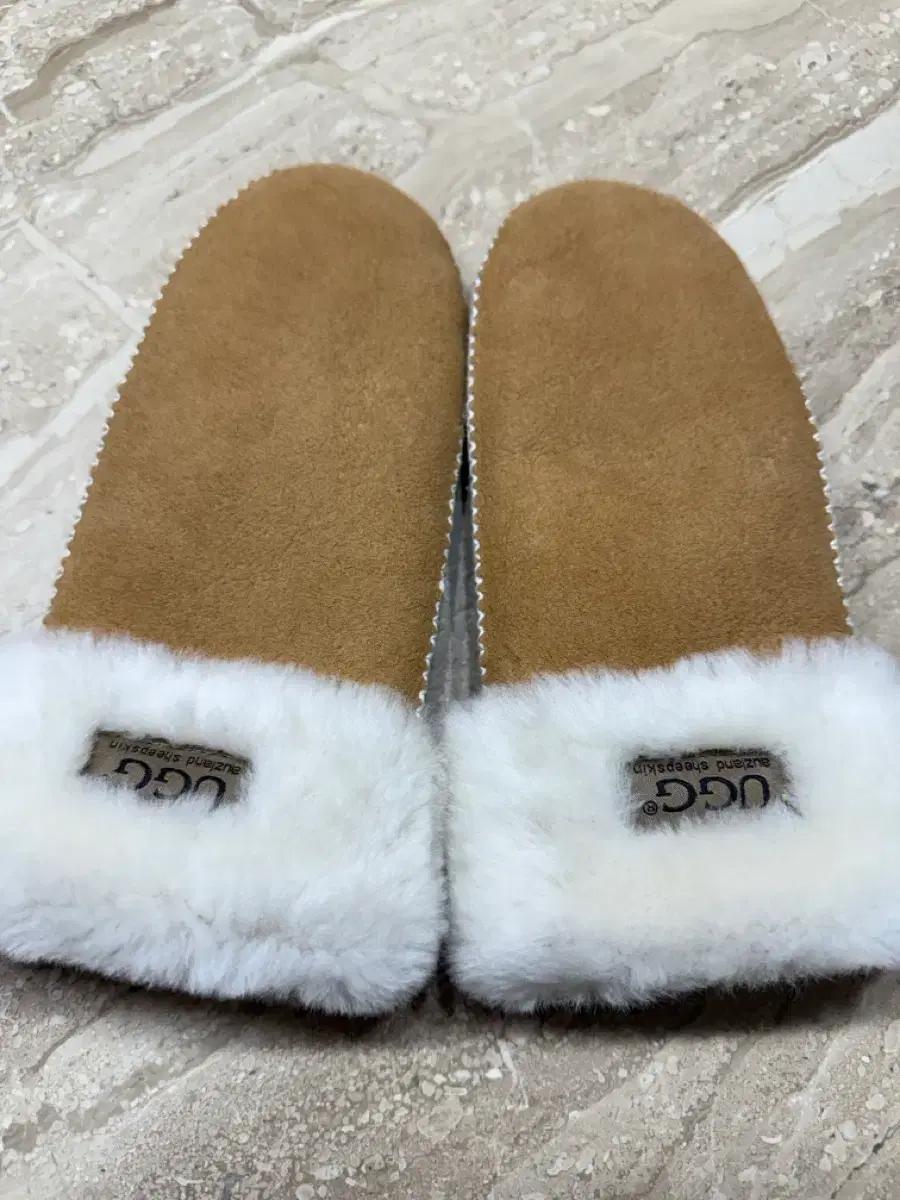 UGG 어그 브라운 털 장갑
