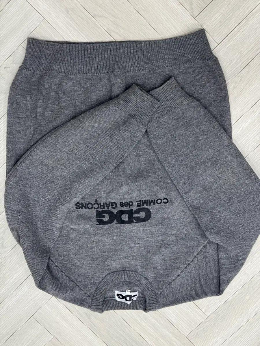 CDG 라운드넥 스쿨 풀오버 그레이