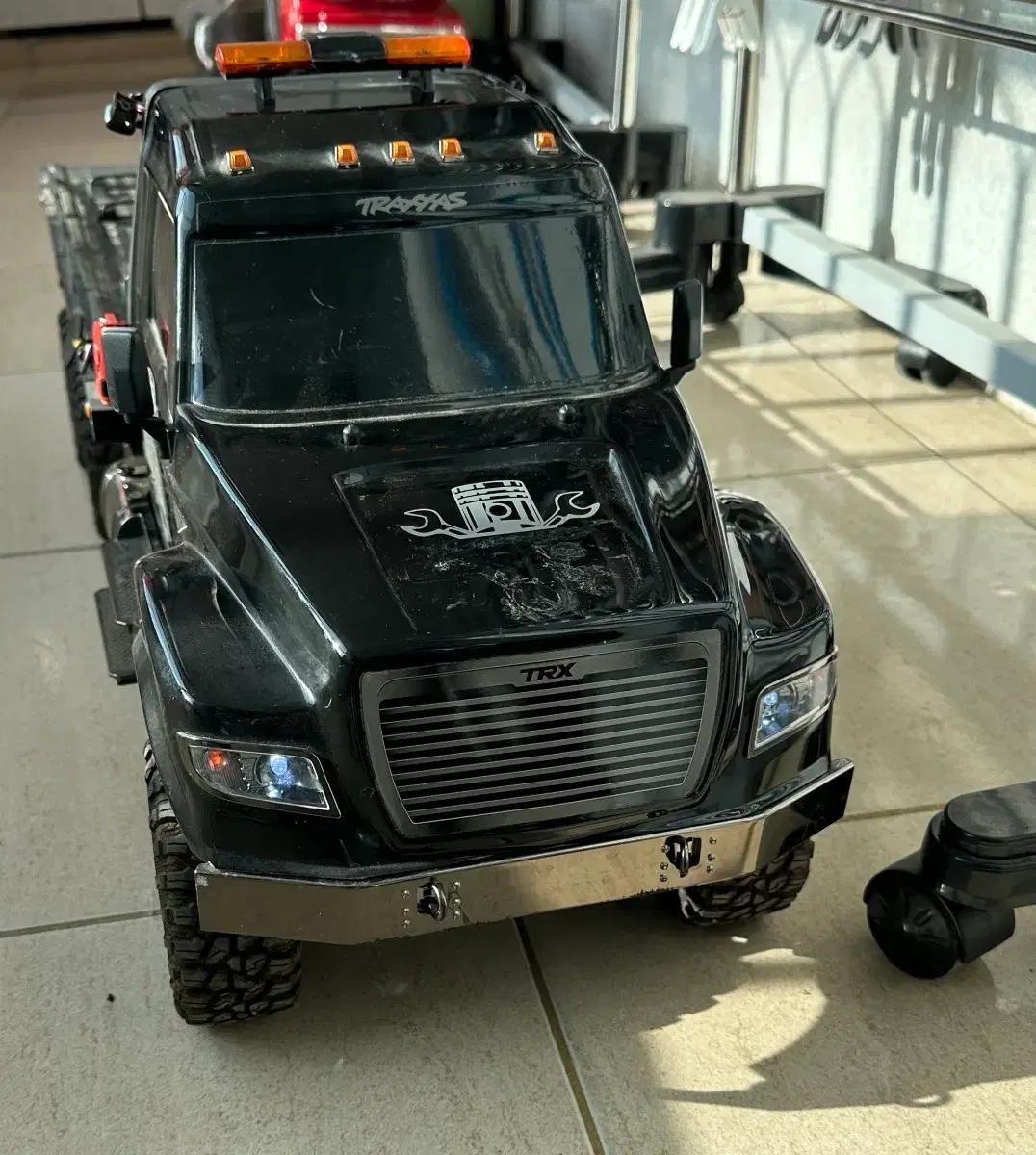Traxxas TRX-6 6x6 Flatbed Truck RC카