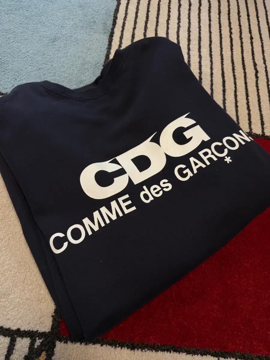꼼데가르송 CDG 네이비 맨투맨 /XL