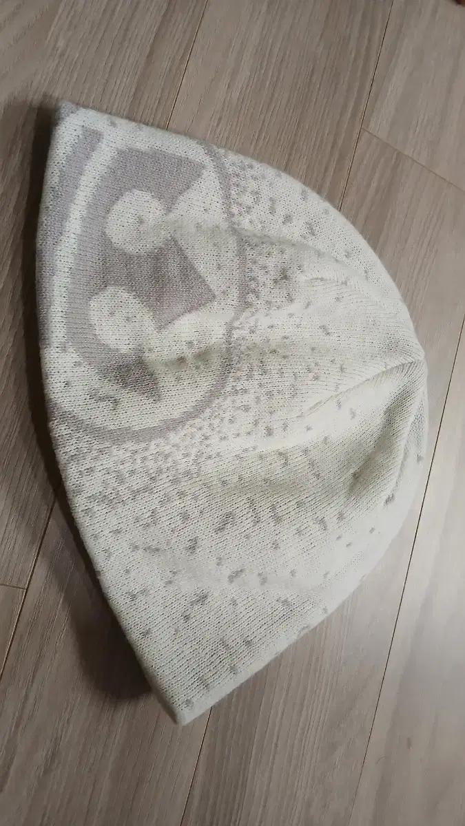 SUPRA 화이트 패턴 니트 비니 SUPRA모자