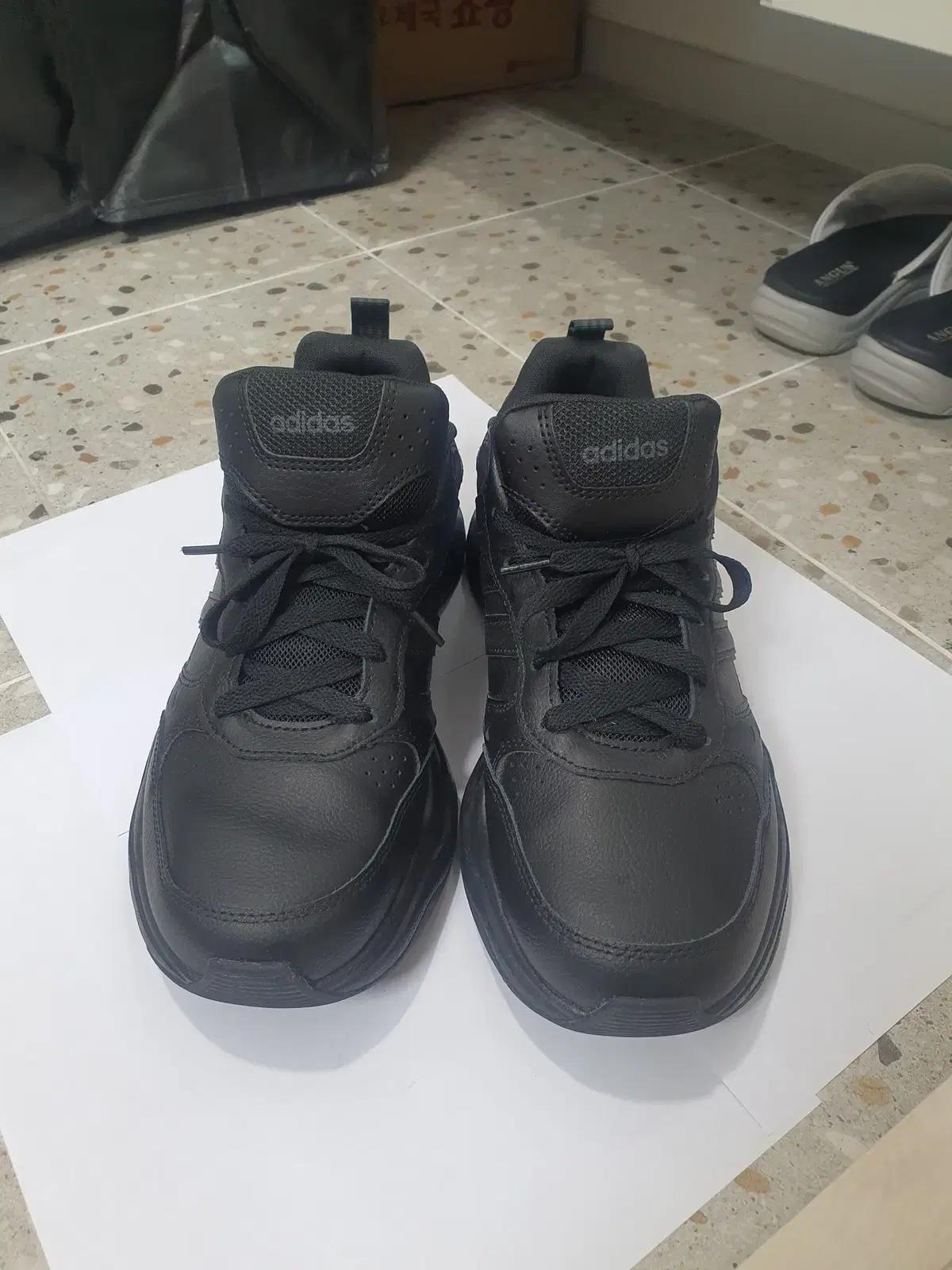 아디다스 스터러터 EG2656 블랙 275 운동화