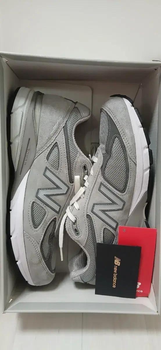 뉴발란스 990v4 270