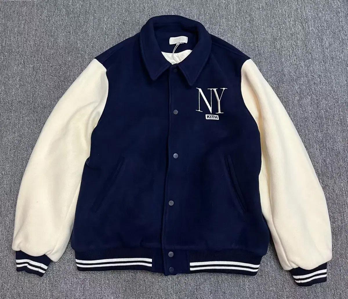 Kith NY 네이비 스타디움 자켓