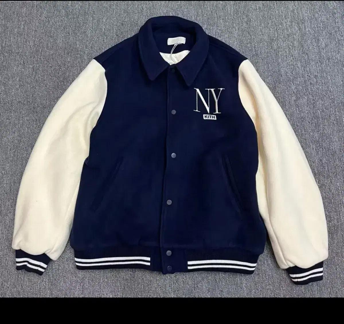 Kith NY 네이비 스타디움 자켓
