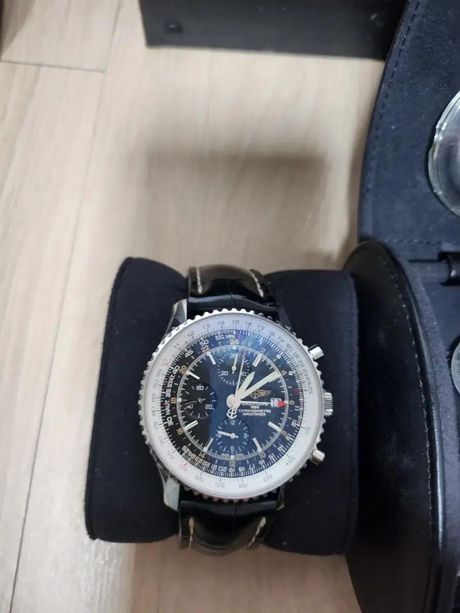 브라이틀링 네비타이머 가죽 시계 46mm