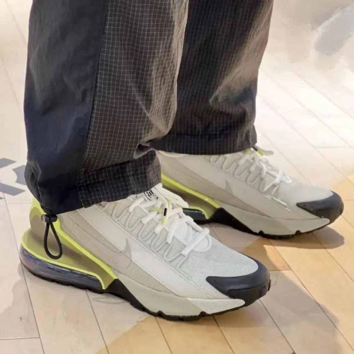 [나이키 에어 맥스 펄스 룸] Nike Air Max DZ3544-200