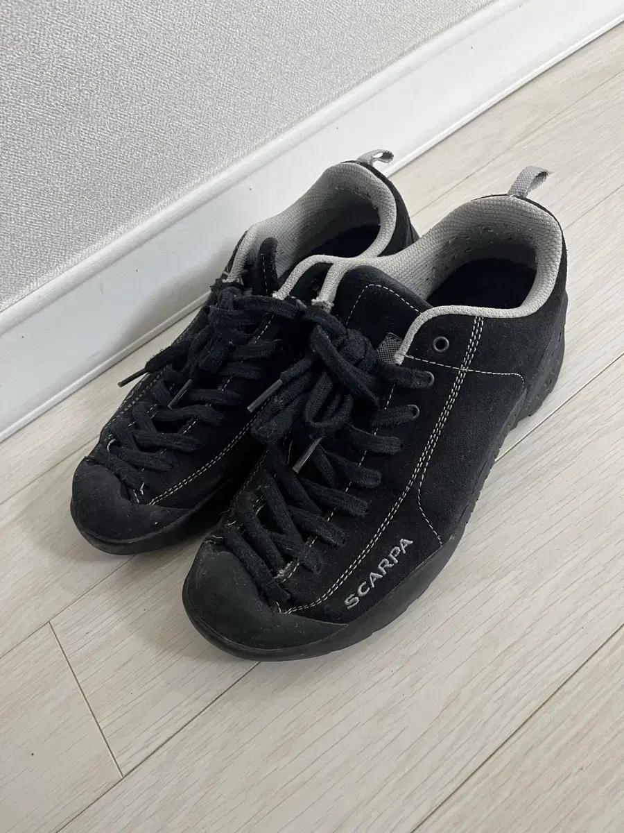 스카르파 모히토 블랙 38