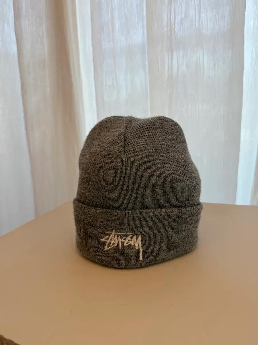 스투시 STUSSY 회색 비니