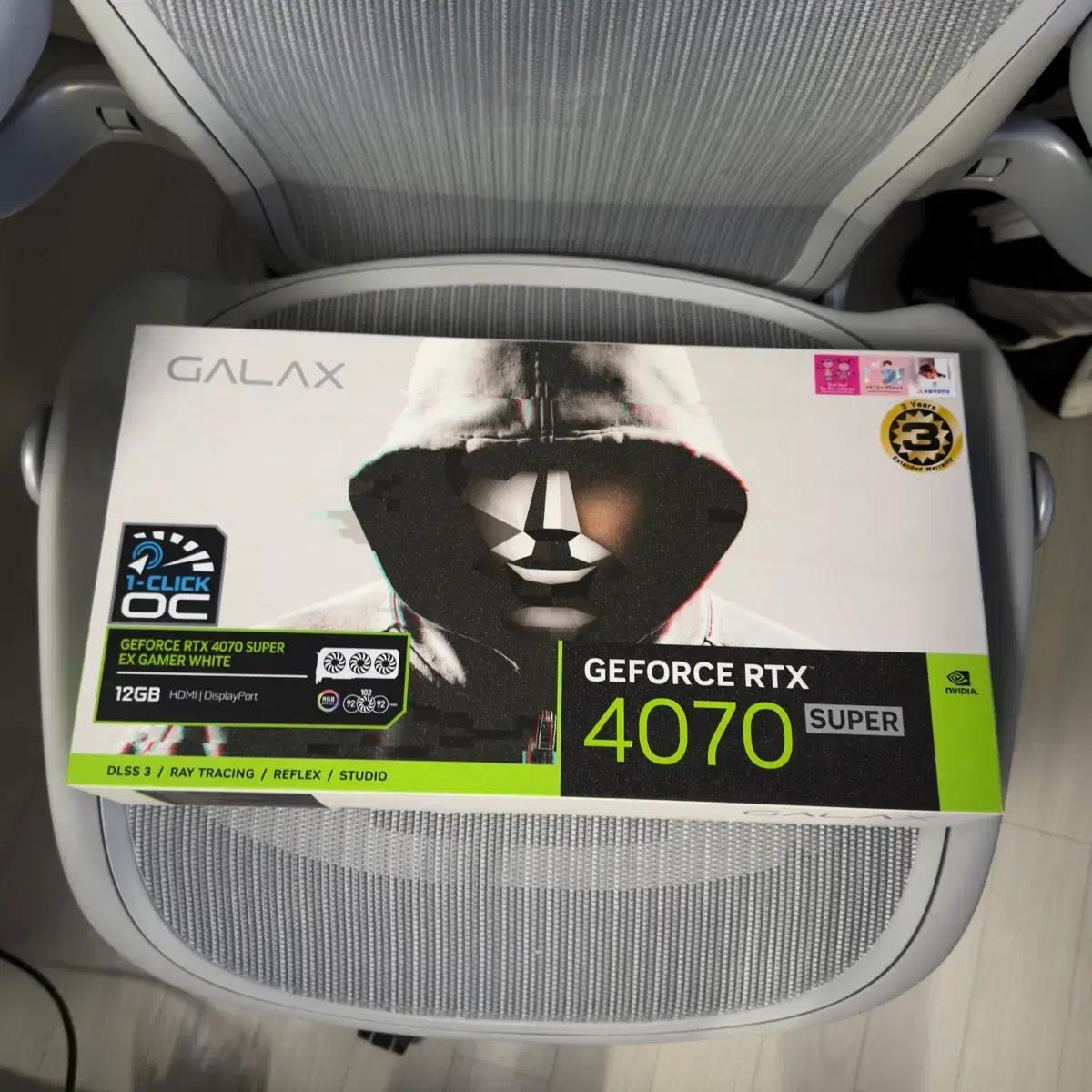 갤럭시 RTX-4070 super 화이트 3열팬