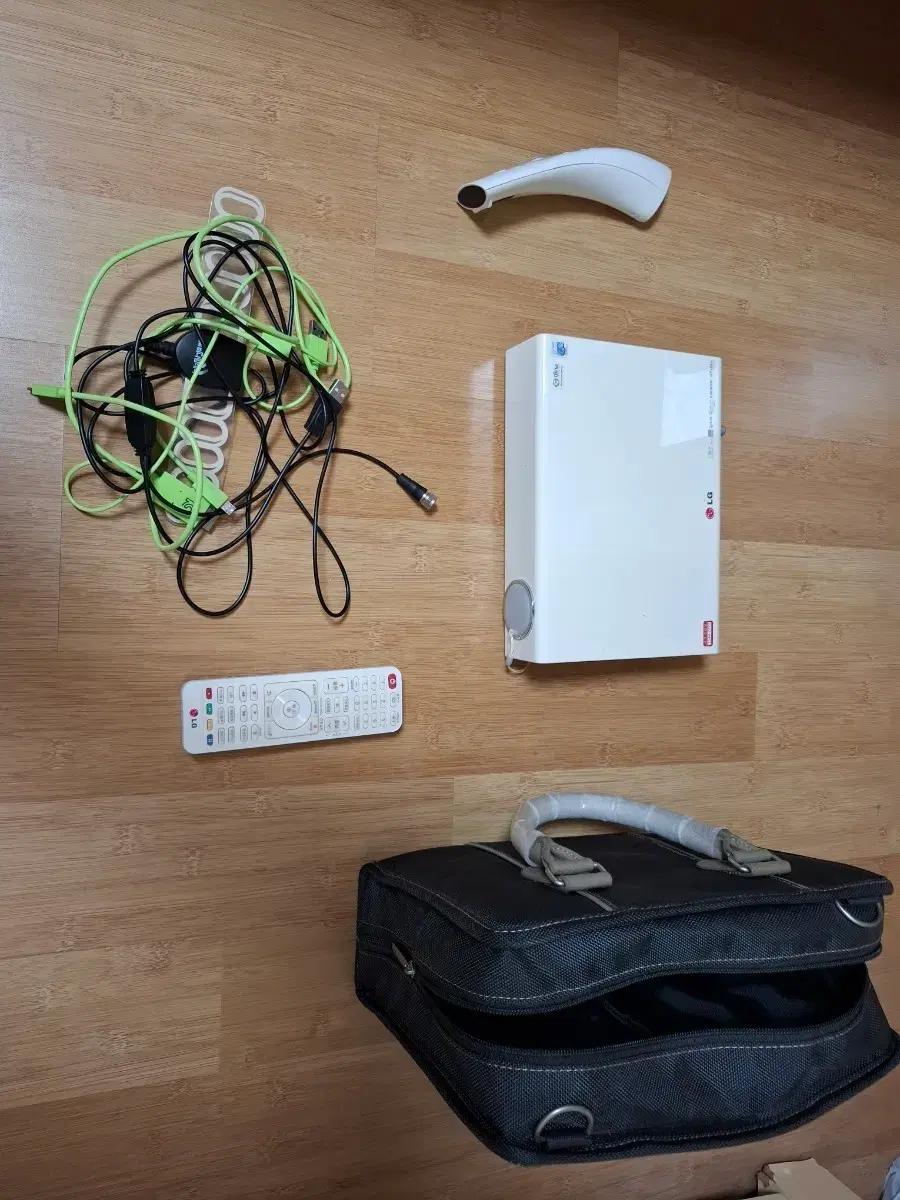 LG PA75K 빔 프로젝터 팝니다