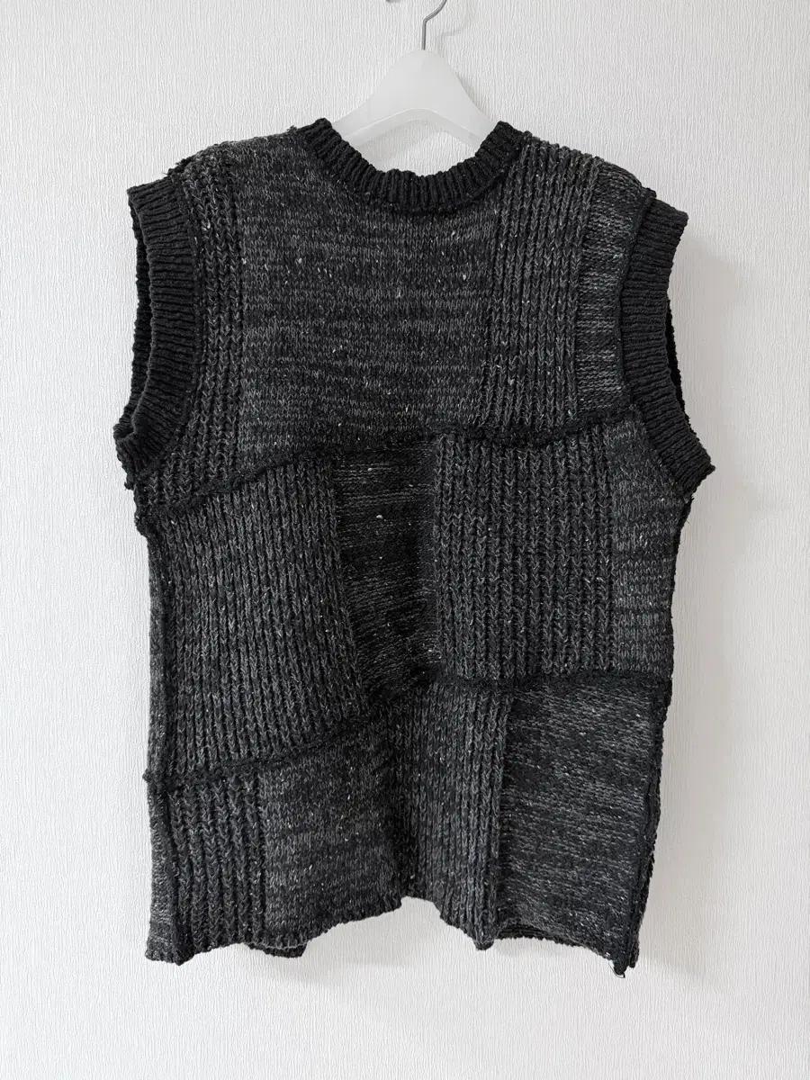 퍼버즈 니트 조끼 perverze nep patch large vest