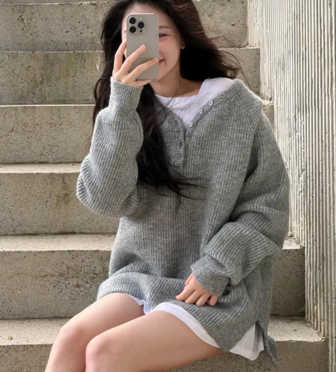 더티스 버튼 박시 와플 울 니트 그레이