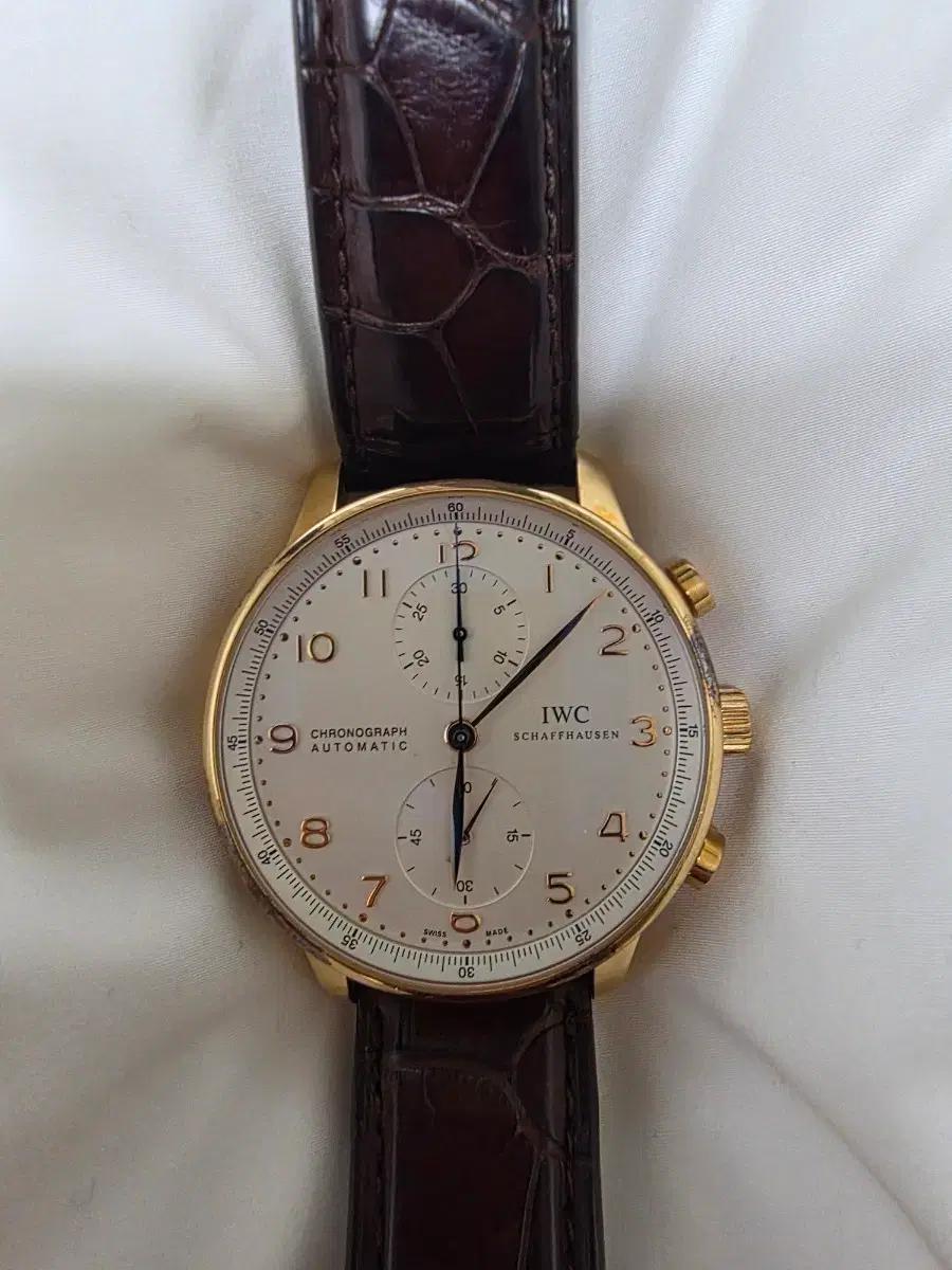 IWC 크로노그래프 가죽 시계 골드