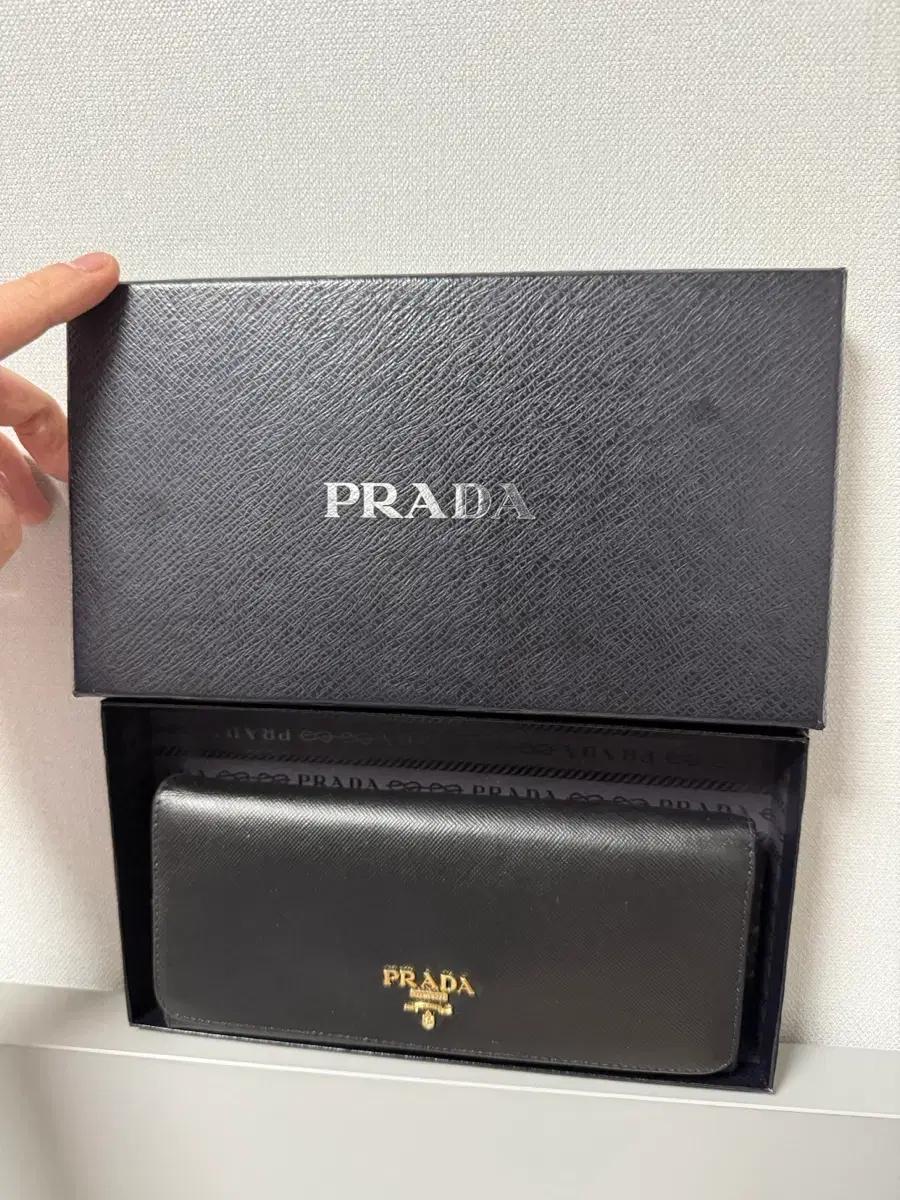 프라다 사피아노 금장 장지갑 블랙