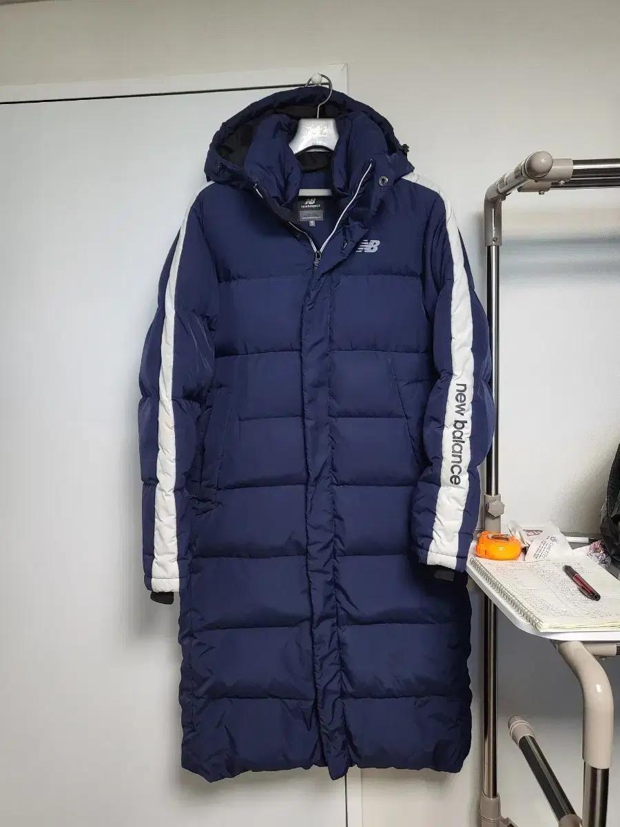 뉴발란스 다운 롱패딩 네이비 95(M)사이즈 상태좋음