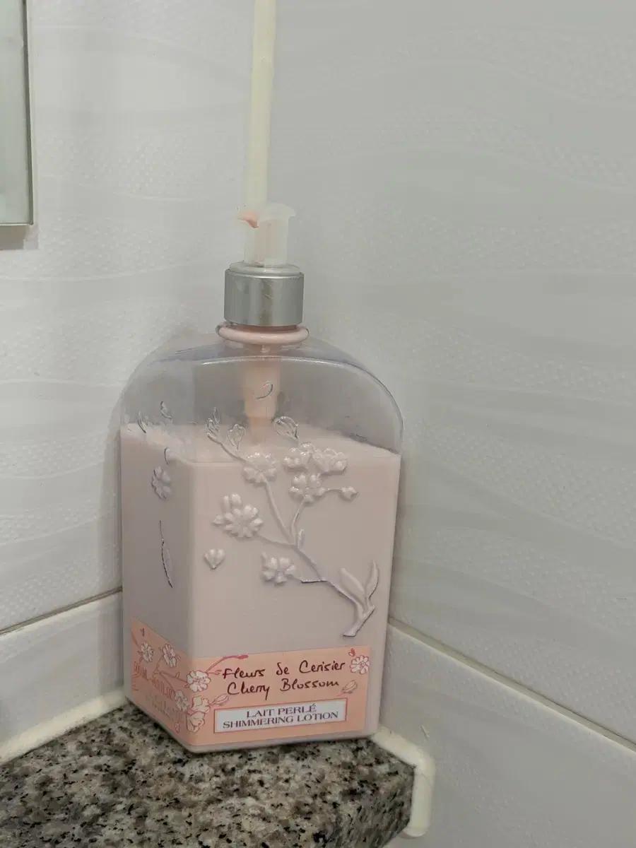 록시땅 LOCCITANE 프로방스 체리 블라썸 바디 밀크