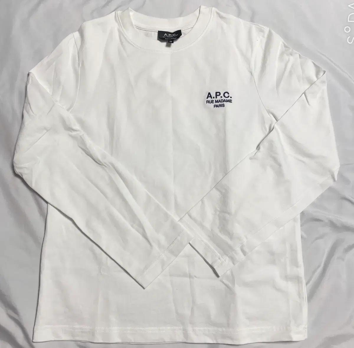A.P.C. 화이트 긴팔 티셔츠 XS