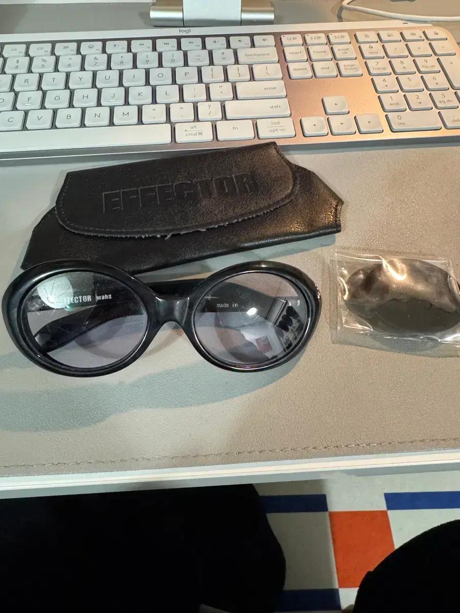 Effector Wah II 이펙터 선글라스