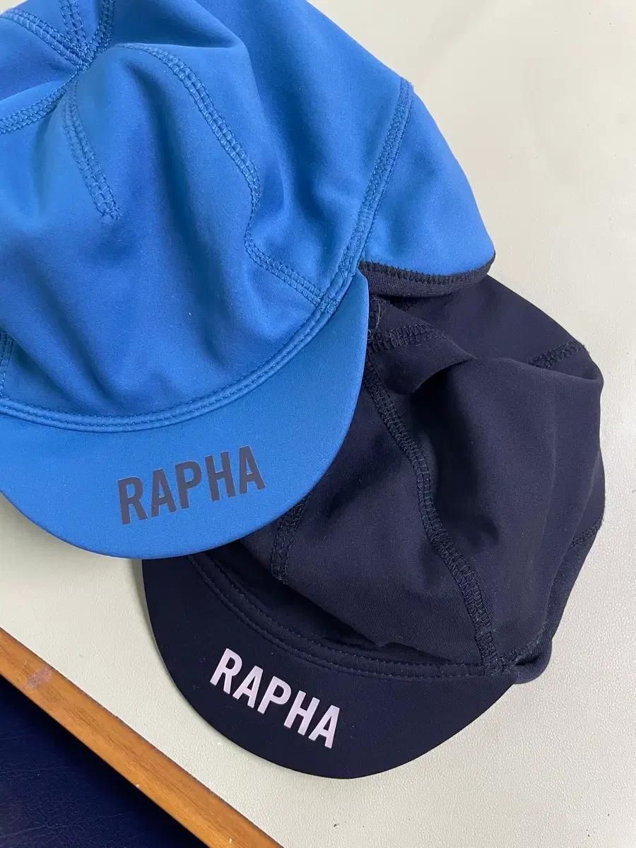 라파 Rapha 방한 모자 팝니다.