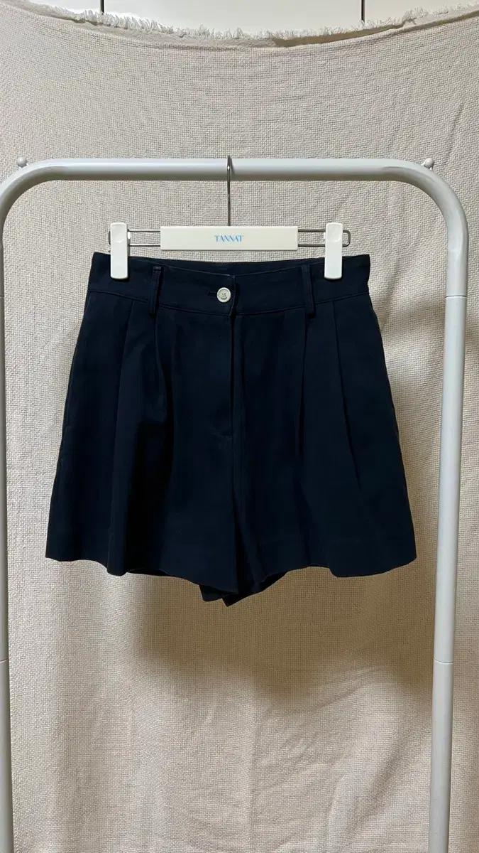 타낫 핀턱 코튼 쇼츠