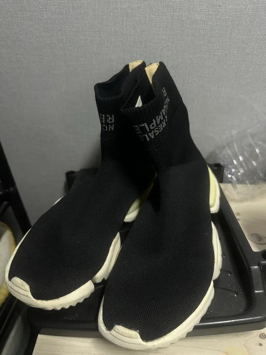 리복  샥스슈즈 270