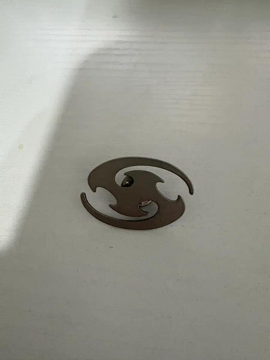 산산기어 브로치 뱃지