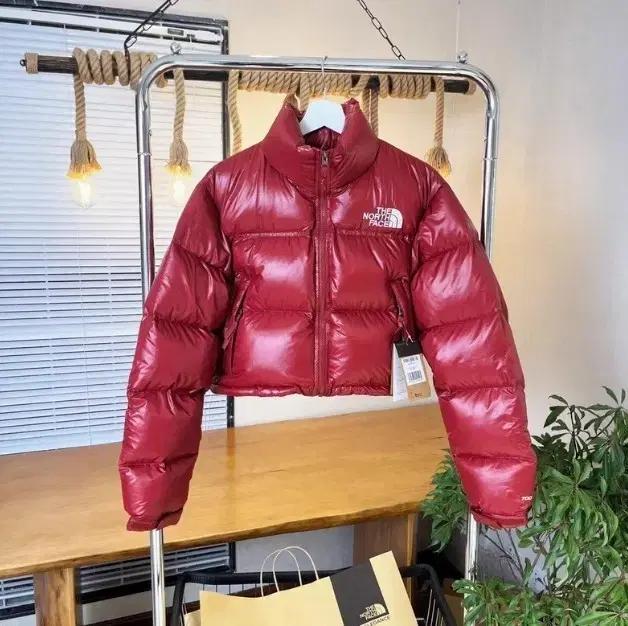 THE NORTH FACE 북면 숏 기장 다운 재킷