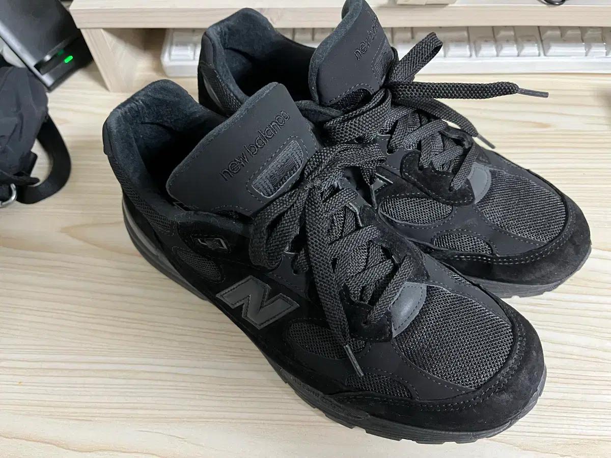 뉴발란스 992 트리플블랙 270
