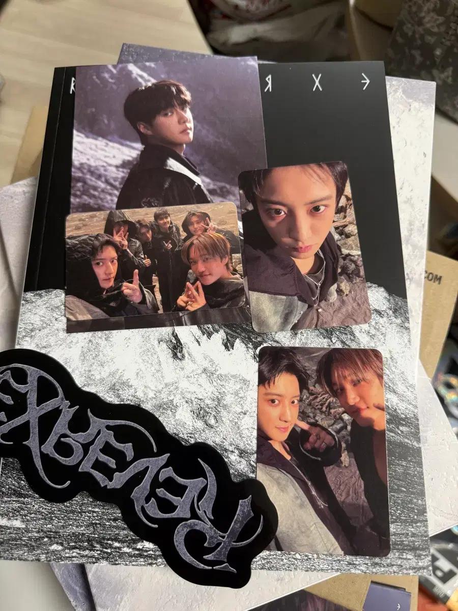 엑소 The 8th Album [REVERXE]